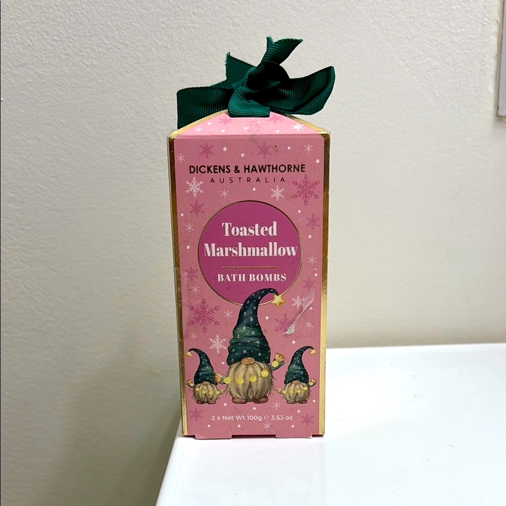 NWT Dickens & Hawthorne 2-Pack Toasted Marshmallow Bath Bombs
